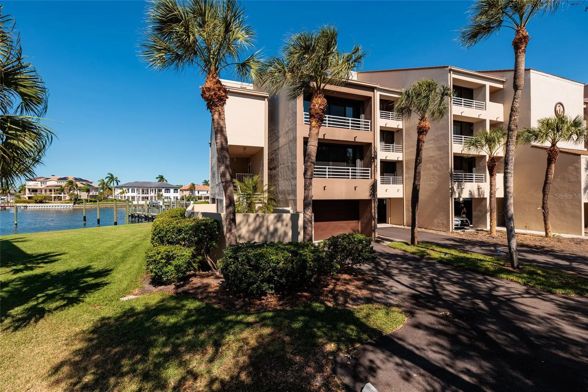 2795 Kipps Colony Drive S St Petersburg FL 33707