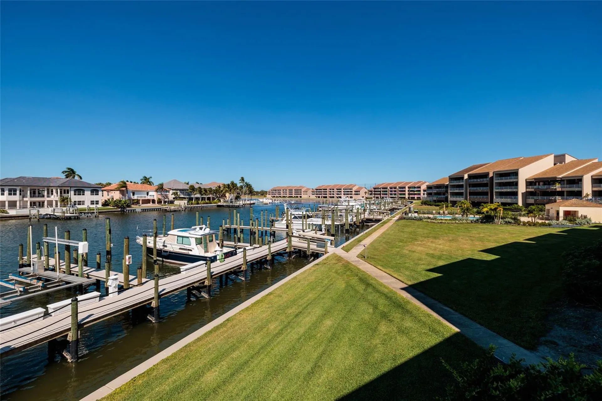 2795 Kipps Colony Drive S St Petersburg FL 33707