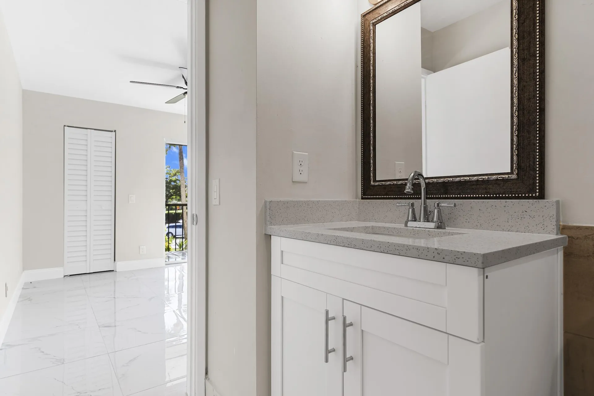 2795 Kipps Colony Drive S St Petersburg FL 33707