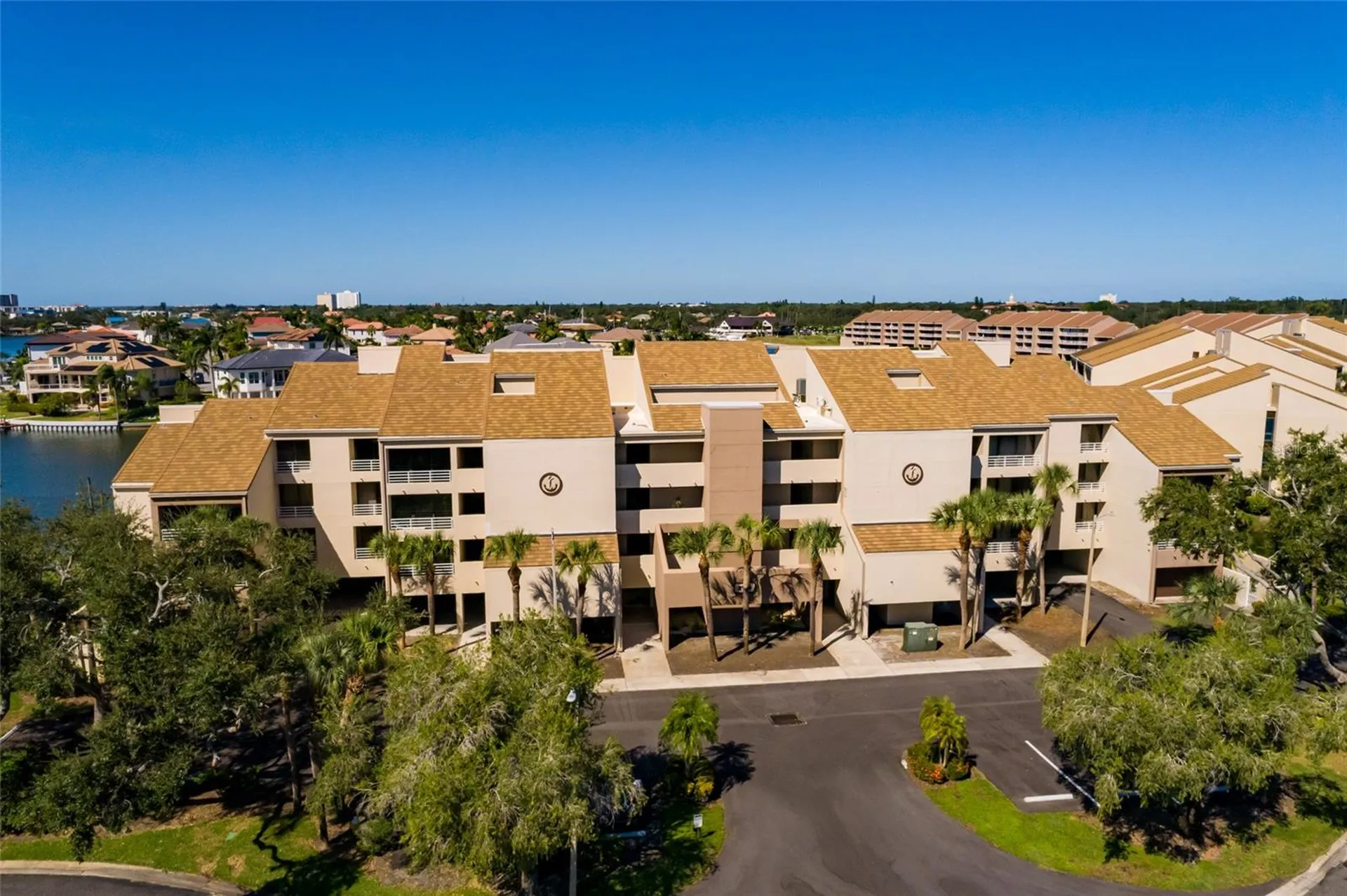 2795 Kipps Colony Drive S St Petersburg FL 33707