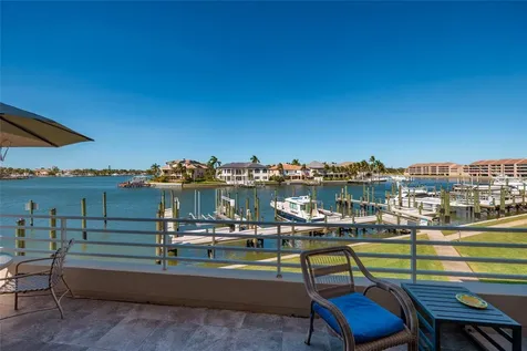 2795 Kipps Colony Drive S St Petersburg FL 33707