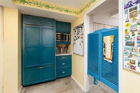 2795 Kipps Colony Drive S St Petersburg FL 33707