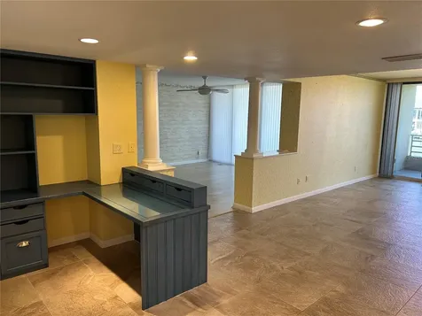 2795 Kipps Colony Drive S St Petersburg FL 33707