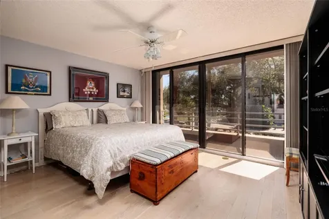 2795 Kipps Colony Drive S St Petersburg FL 33707