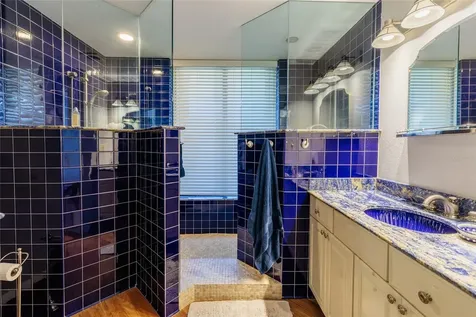 2795 Kipps Colony Drive S St Petersburg FL 33707
