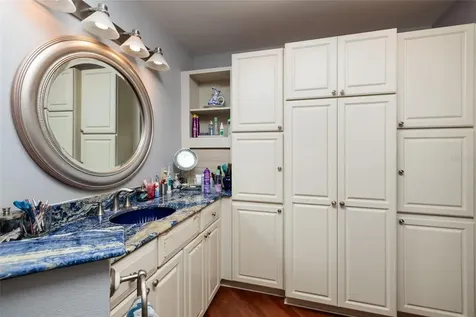 2795 Kipps Colony Drive S St Petersburg FL 33707