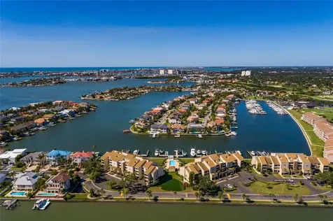 2795 Kipps Colony Drive S St Petersburg FL 33707