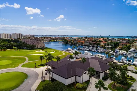 2795 Kipps Colony Drive S St Petersburg FL 33707