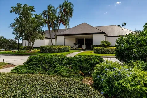 2795 Kipps Colony Drive S St Petersburg FL 33707