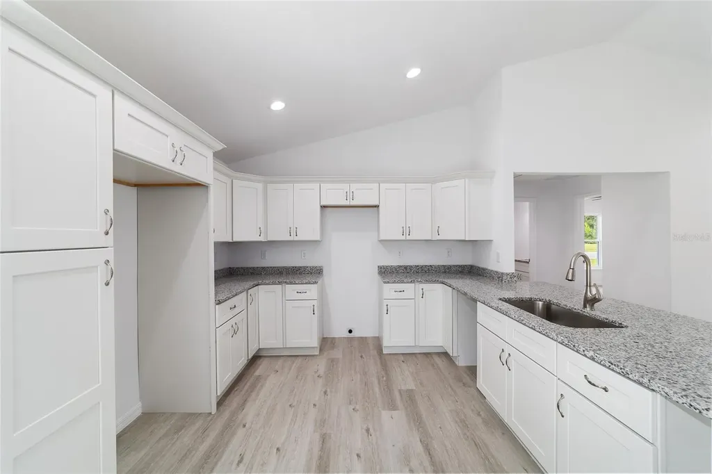13103 NE 7th Loop Silver Springs FL 34488