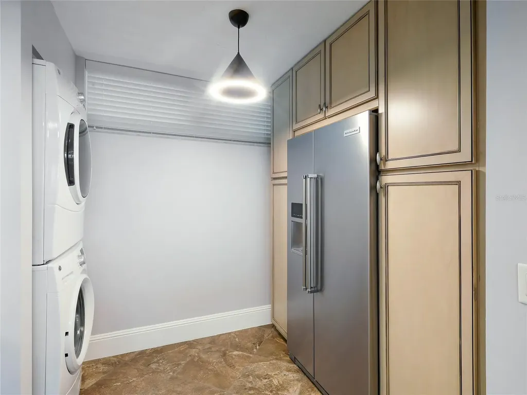 988 Boulevard Of The Arts Sarasota FL 34236