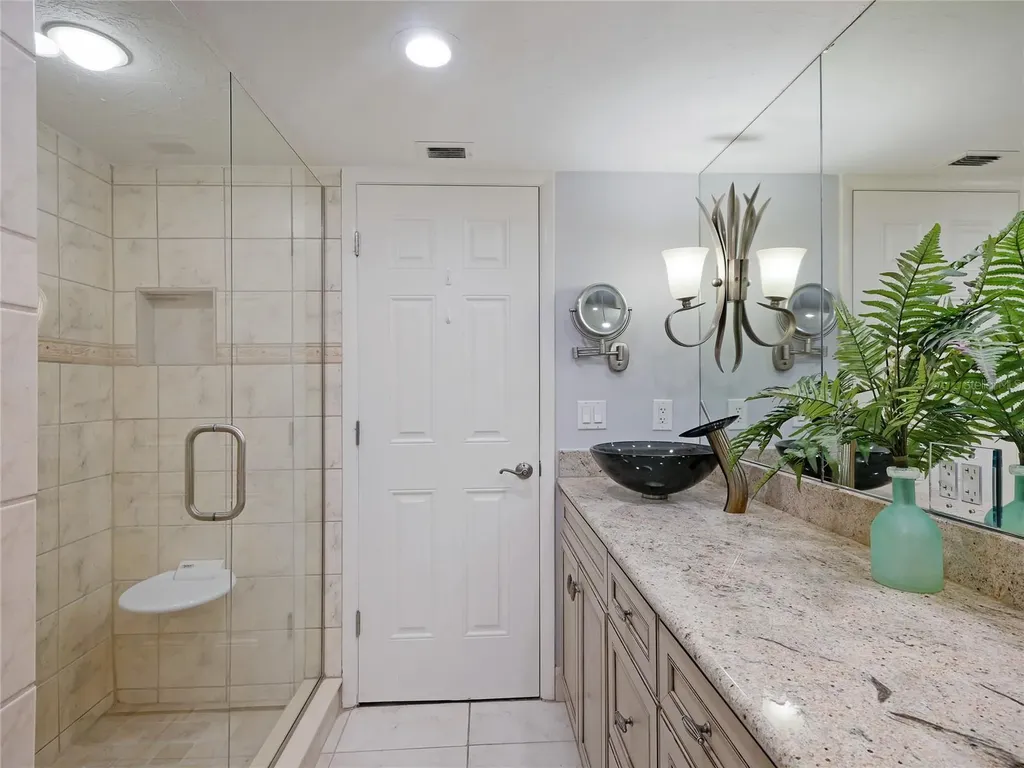 988 Boulevard Of The Arts Sarasota FL 34236