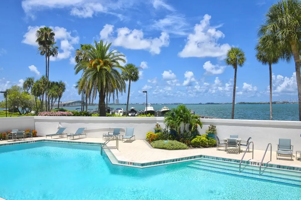 988 Boulevard Of The Arts Sarasota FL 34236