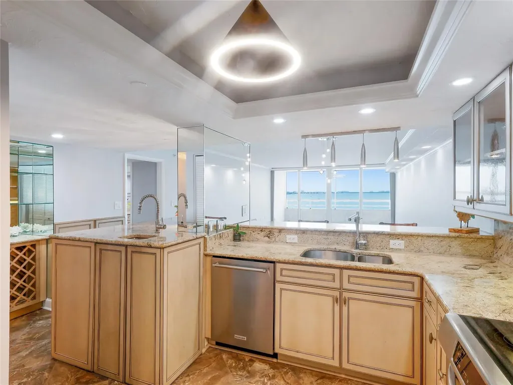 988 Boulevard Of The Arts Sarasota FL 34236