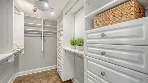 988 Blvd Of The Arts Sarasota FL 34236