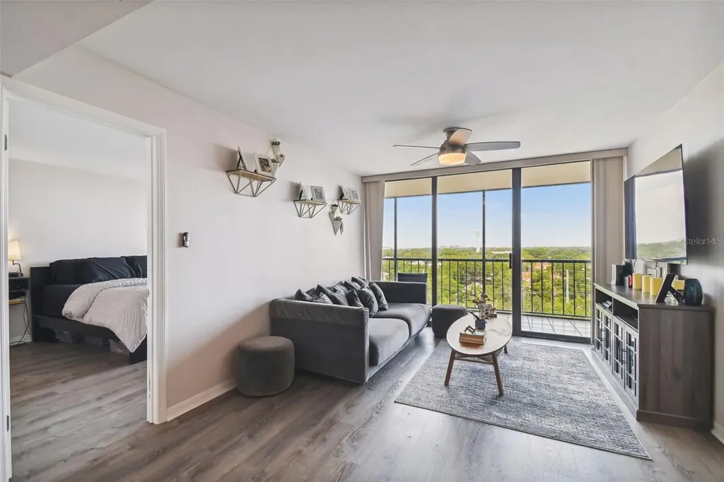 3211 W Swann Avenue Tampa FL 33609