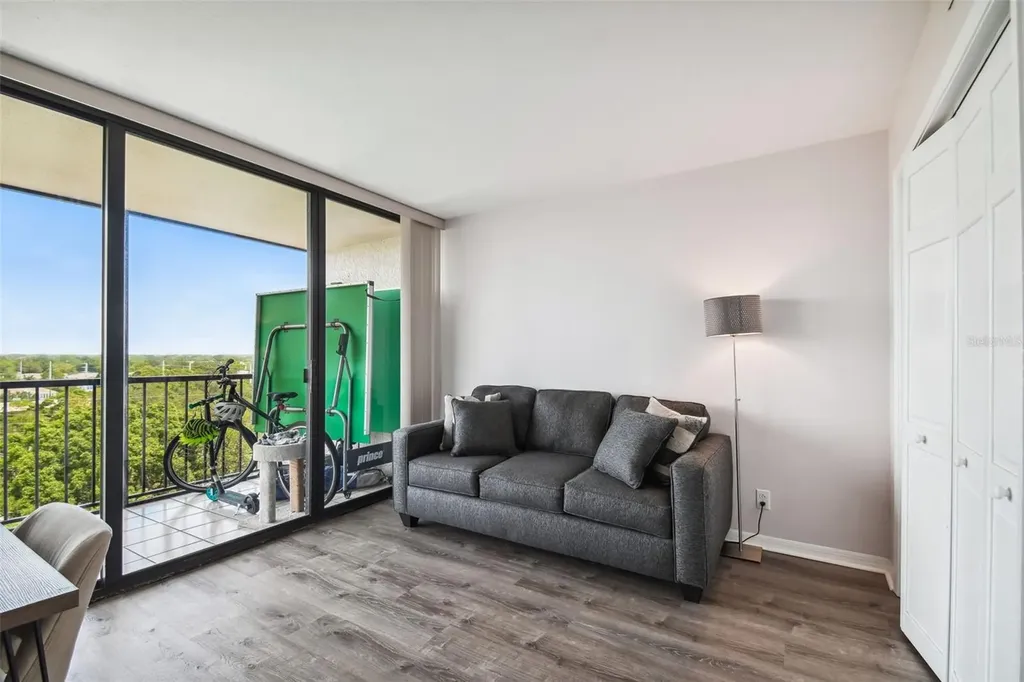 3211 W Swann Avenue Tampa FL 33609