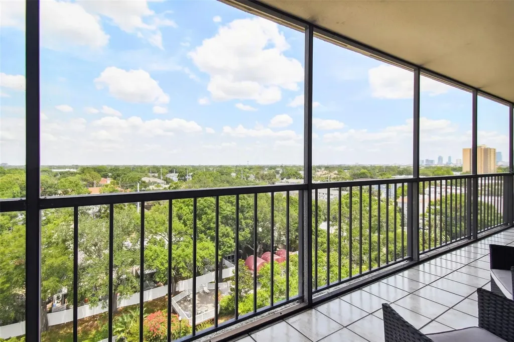 3211 W Swann Avenue Tampa FL 33609