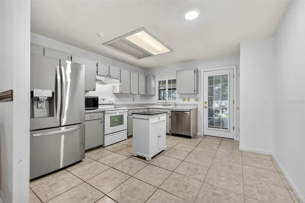 7016 2nd Street N St Petersburg FL 33702