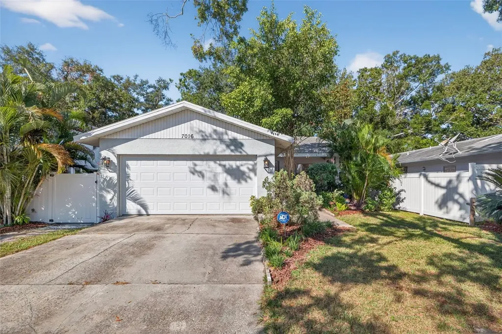 7016 2nd Street N St Petersburg FL 33702