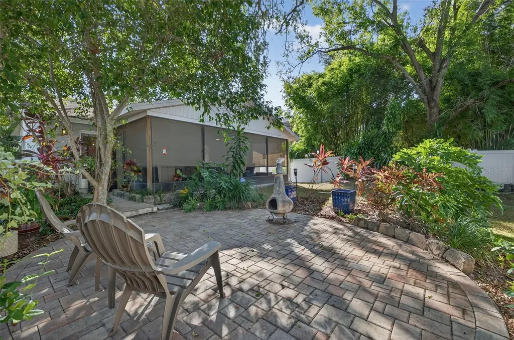 7016 2nd Street N St Petersburg FL 33702