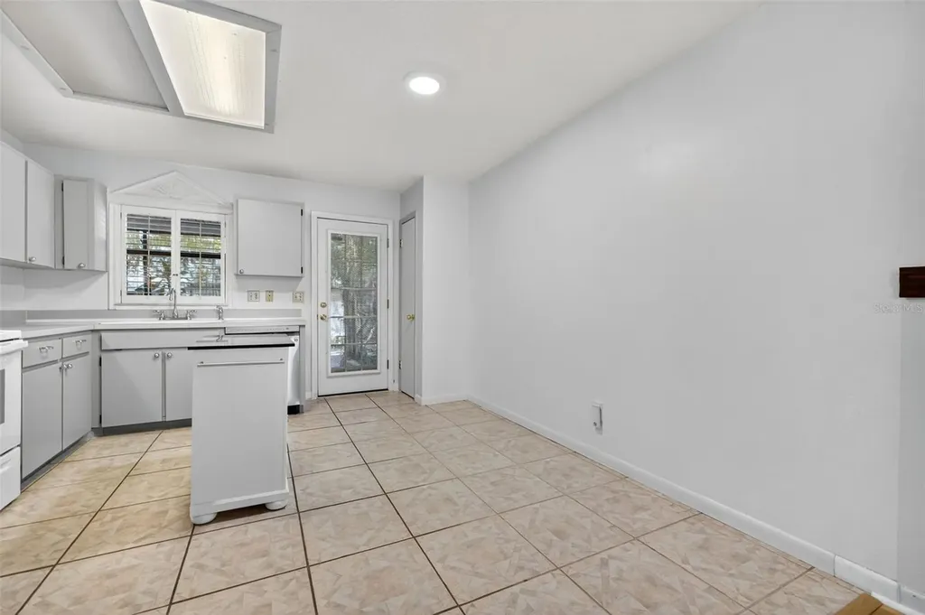 7016 2nd Street N St Petersburg FL 33702