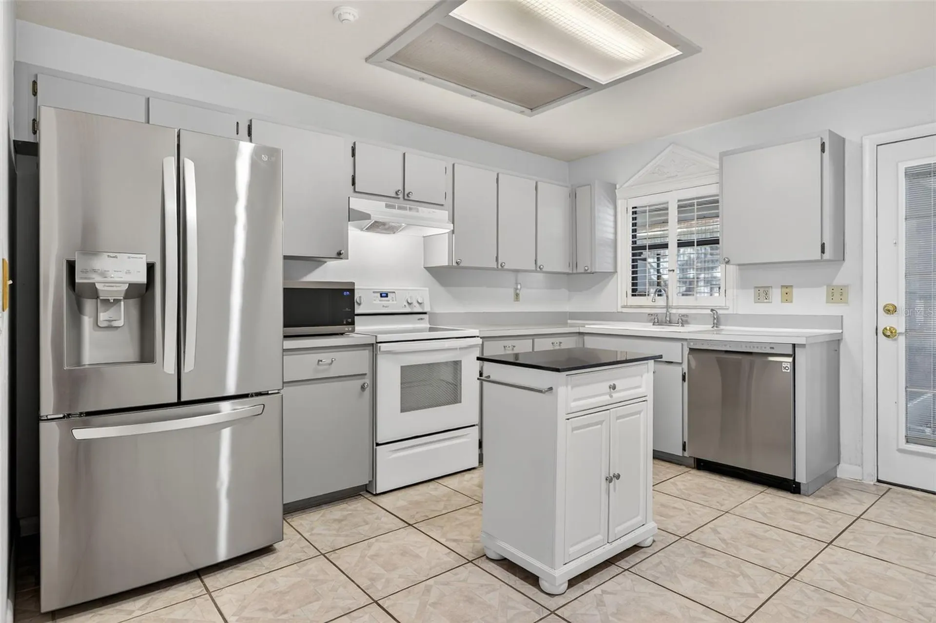 7016 2nd Street N St Petersburg FL 33702