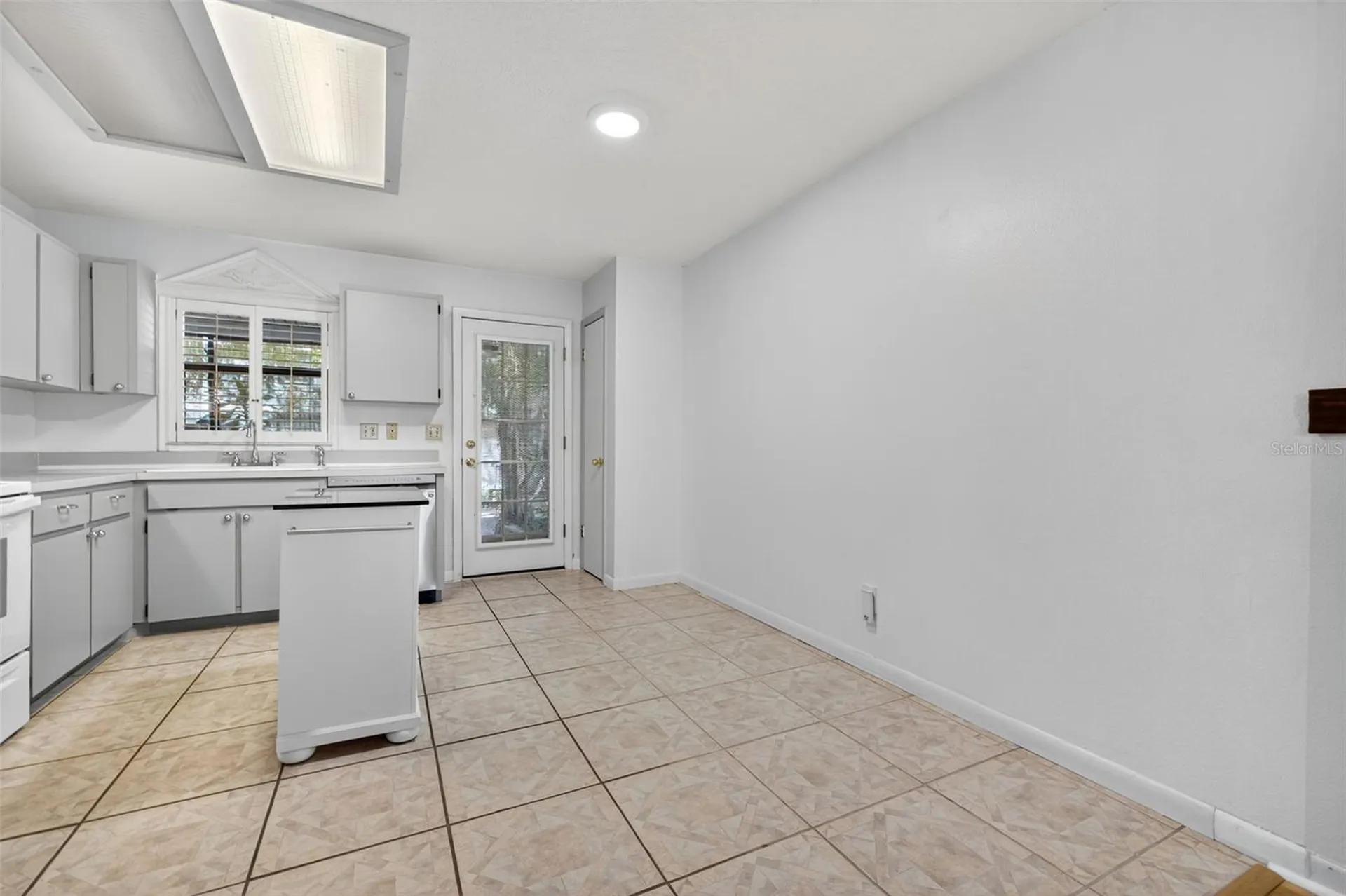 7016 2nd Street N St Petersburg FL 33702