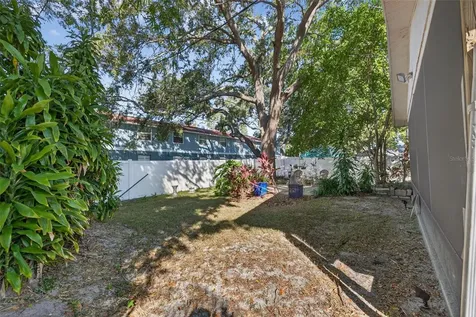 7016 2nd Street N St Petersburg FL 33702