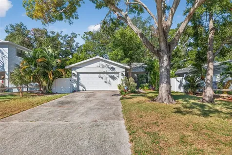7016 2nd Street N St Petersburg FL 33702