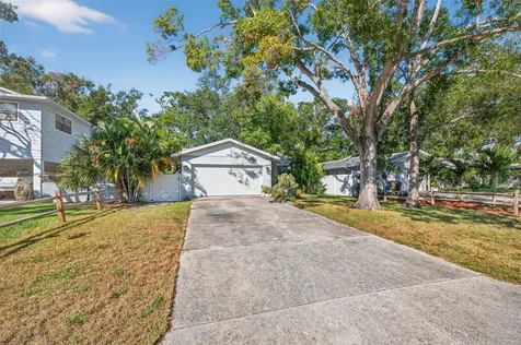 7016 2nd Street N St Petersburg FL 33702