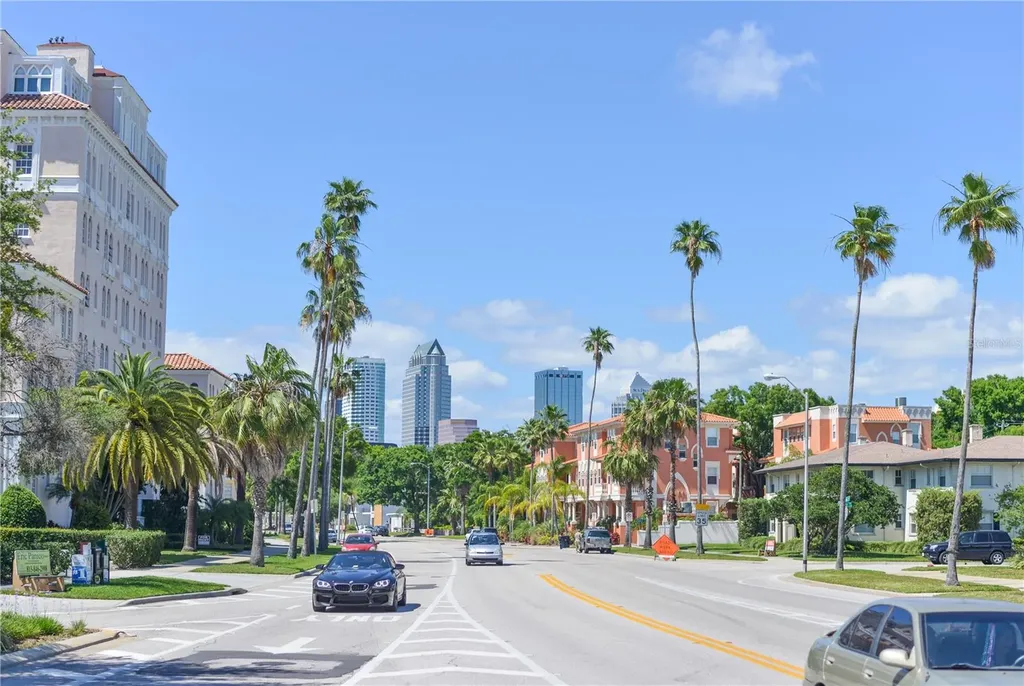 566 Rhine Avenue Tampa FL 33606