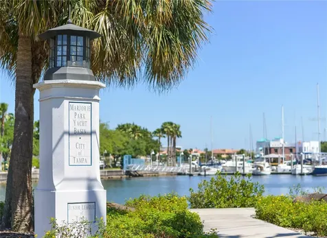566 Rhine Avenue Tampa FL 33606