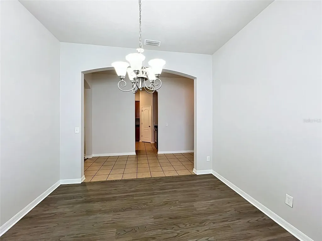 16318 Bridgelawn Avenue Lithia FL 33547