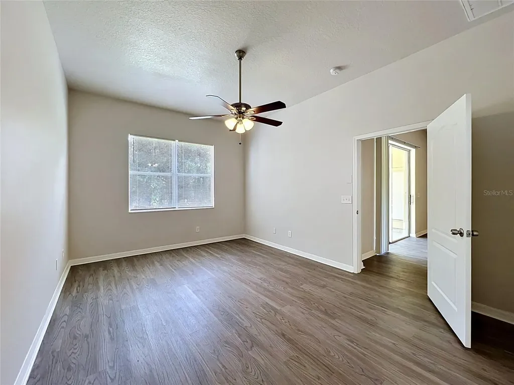 16318 Bridgelawn Avenue Lithia FL 33547