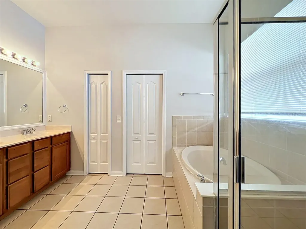 16318 Bridgelawn Avenue Lithia FL 33547