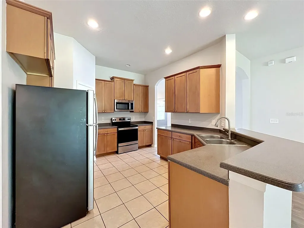 16318 Bridgelawn Avenue Lithia FL 33547