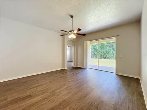 16318 Bridgelawn Avenue Lithia FL 33547