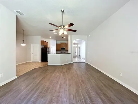 16318 Bridgelawn Avenue Lithia FL 33547