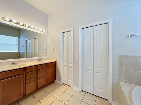16318 Bridgelawn Avenue Lithia FL 33547