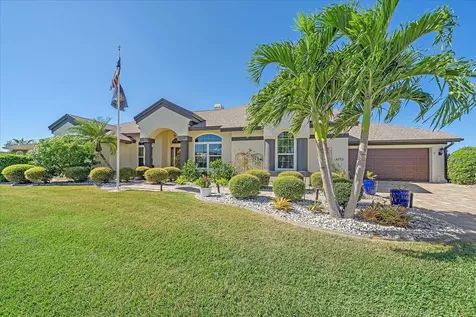 4333 Presidential Avenue Circle E Bradenton FL 34203