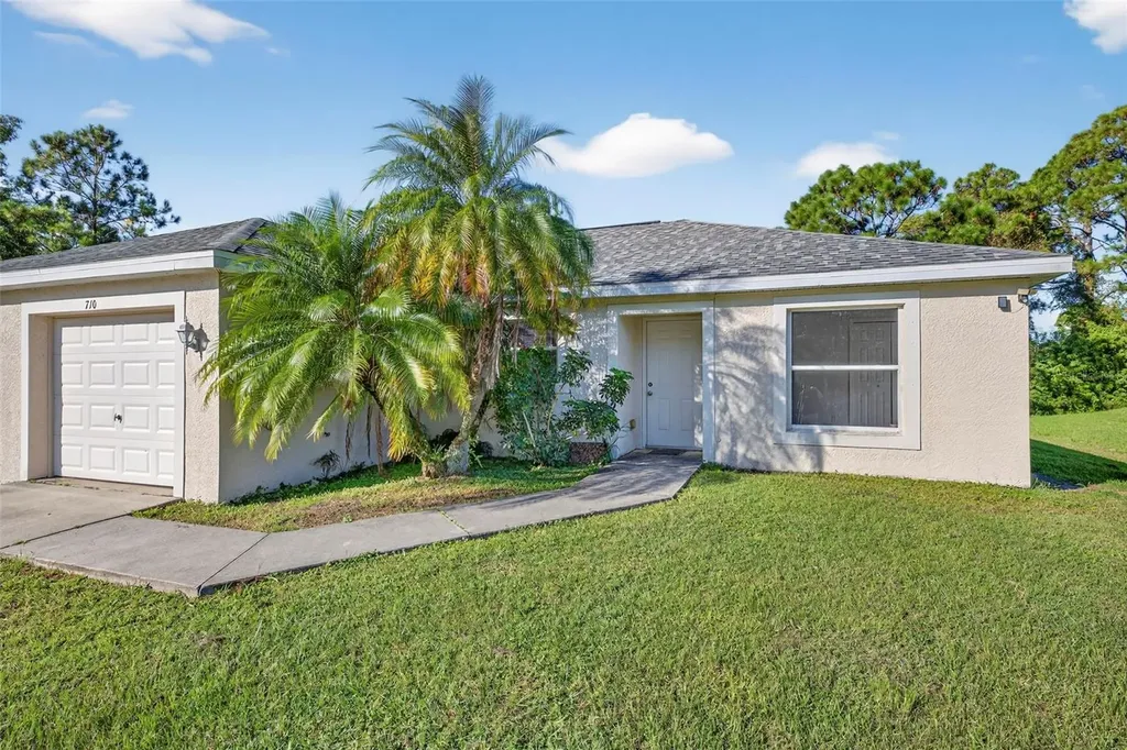710/712 Creuset Avenue S Lehigh Acres FL 33974