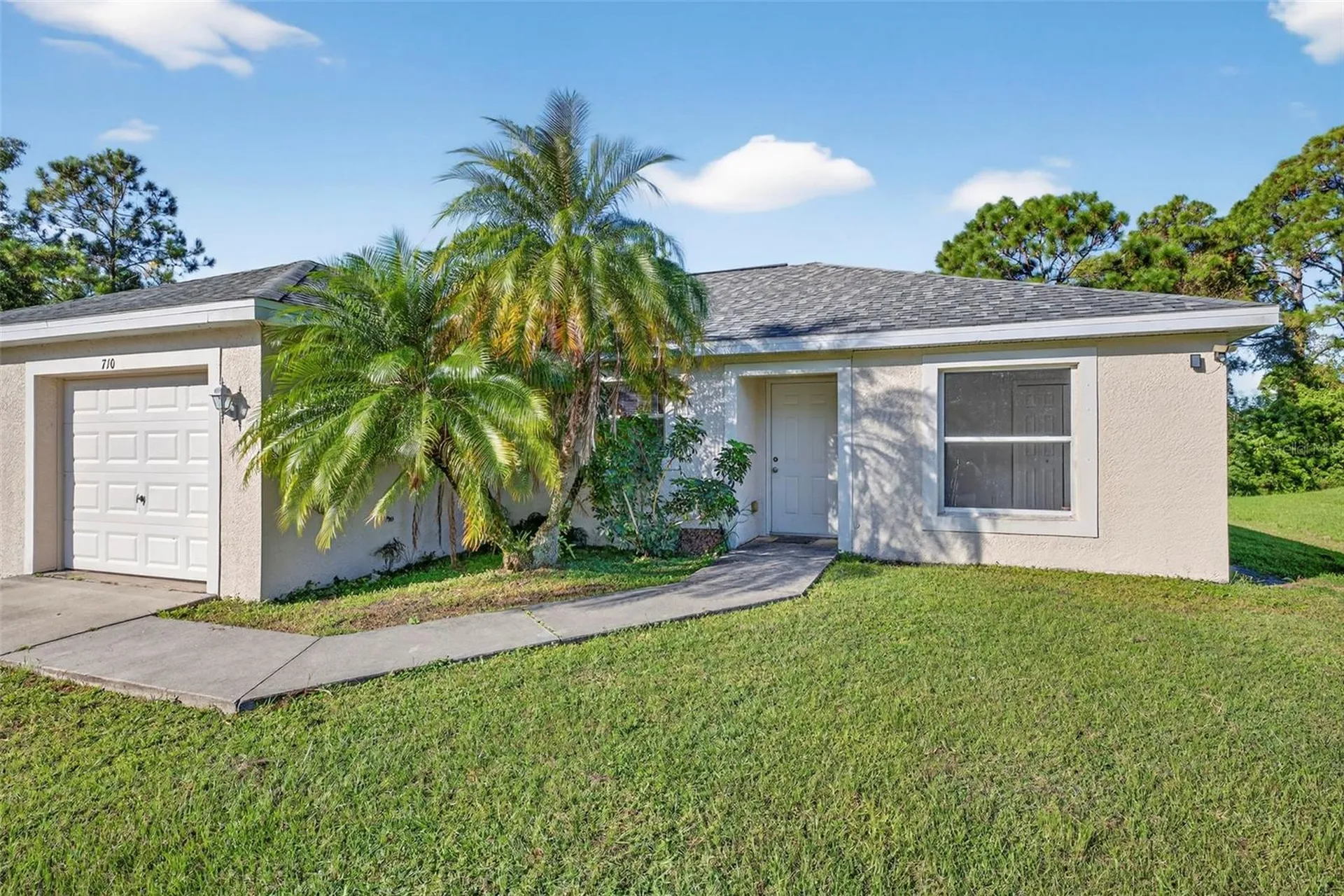 710/712 Creuset Avenue S Lehigh Acres FL 33974