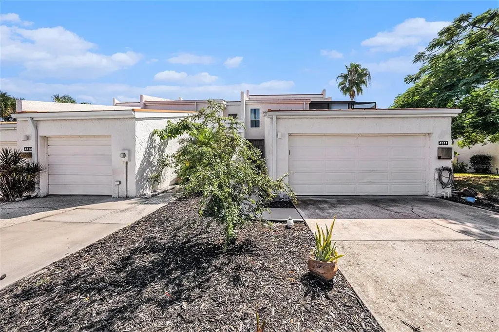 4311 Harbor House Drive Tampa FL 33615