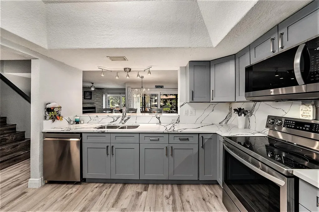 4311 Harbor House Drive Tampa FL 33615