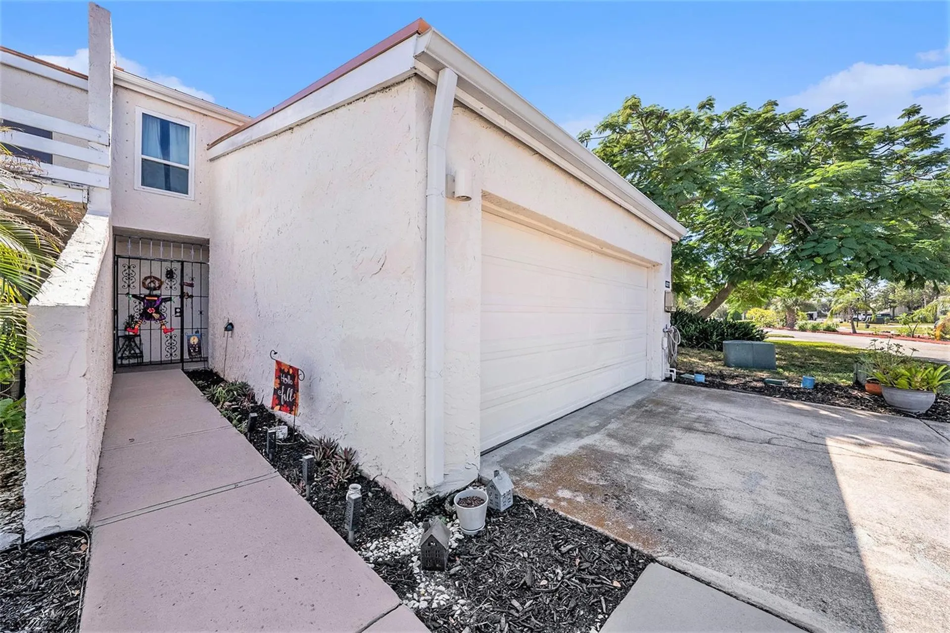 4311 Harbor House Drive Tampa FL 33615