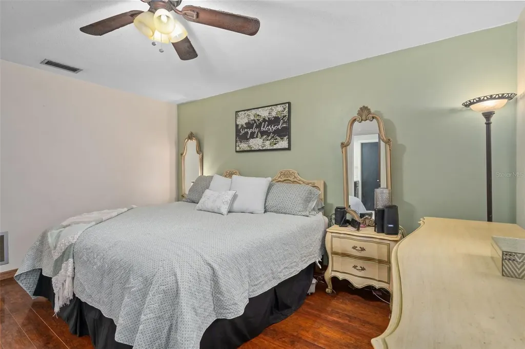 1407 Garden Avenue Tarpon Springs FL 34689