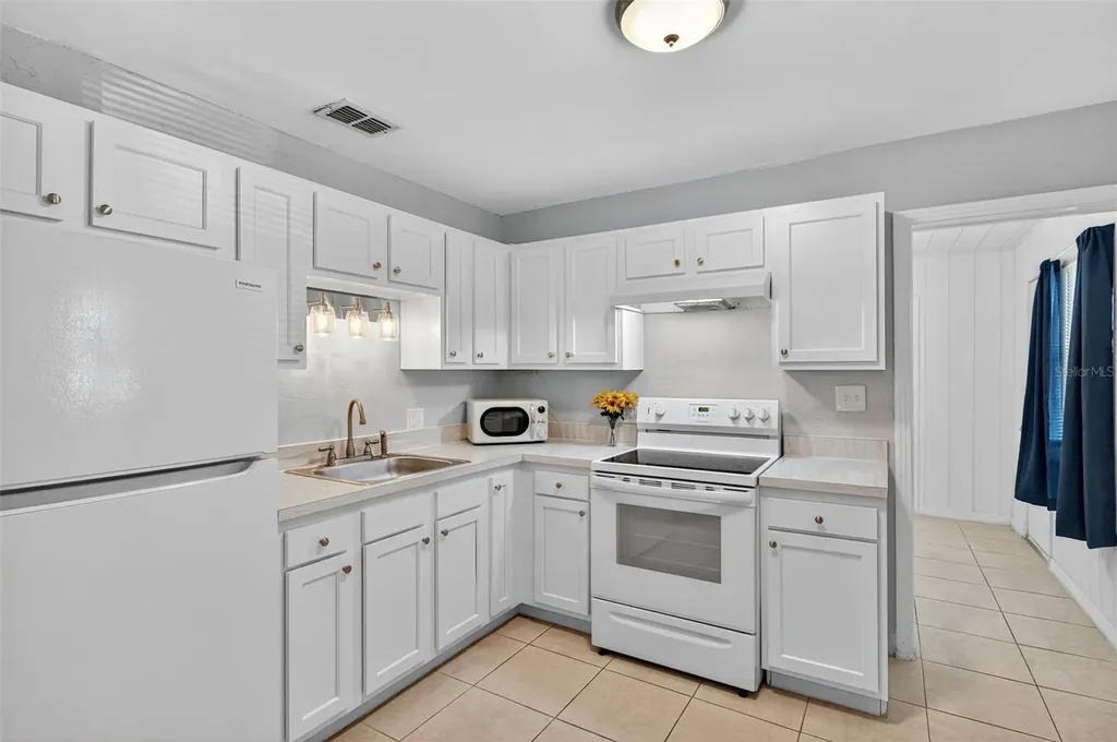 2401 19th Street S St Petersburg FL 33712