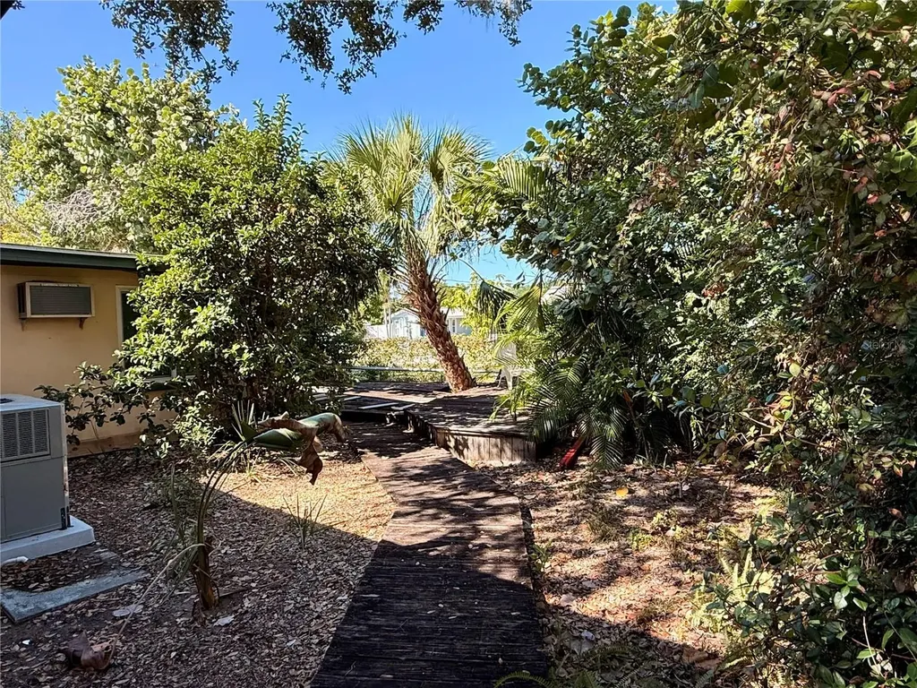 1721 Birchwood Street Sarasota FL 34231