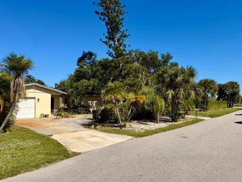 1721 Birchwood Street Sarasota FL 34231